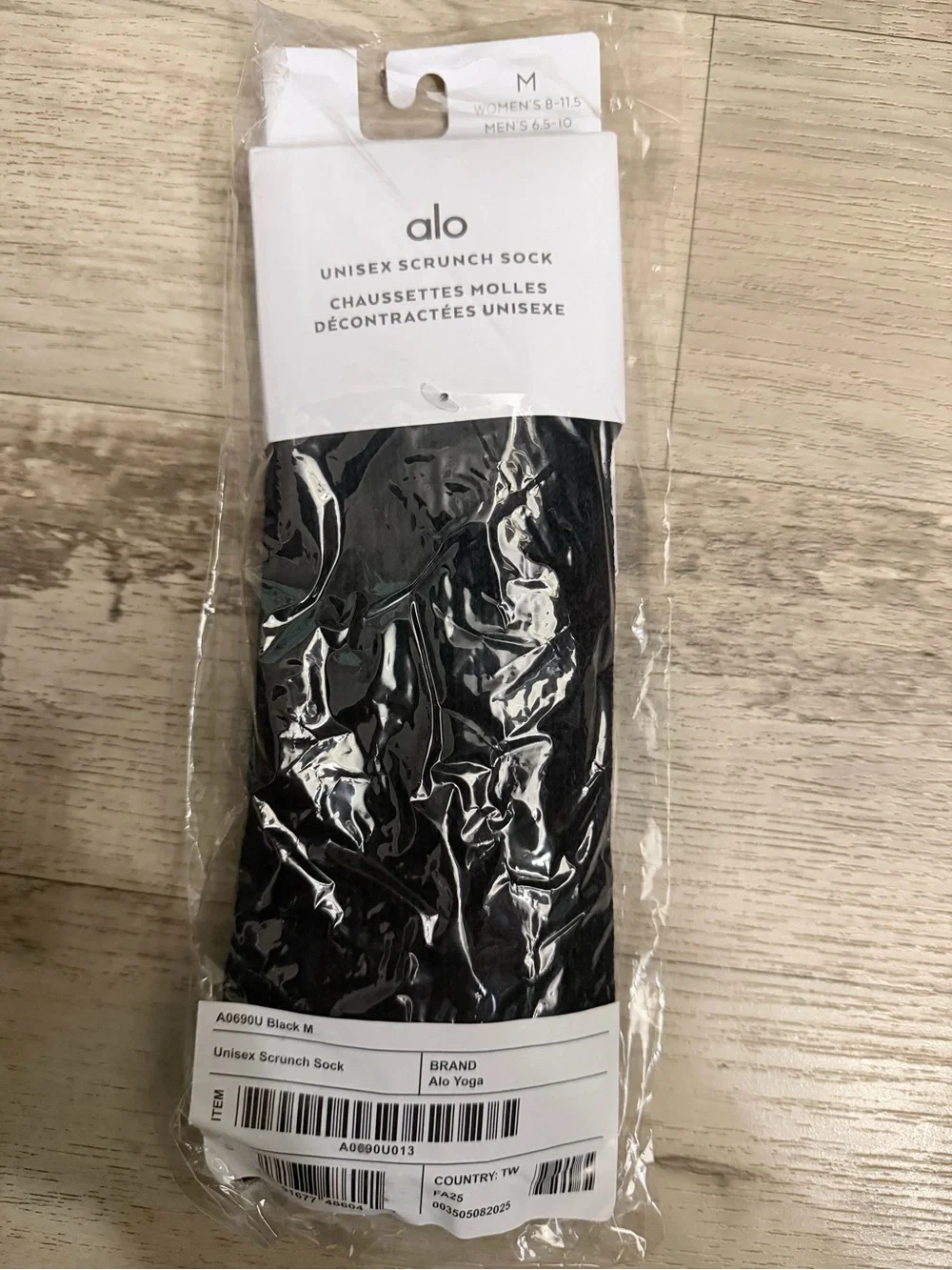 ALO Yoga Black Unisex Scrunch Socks